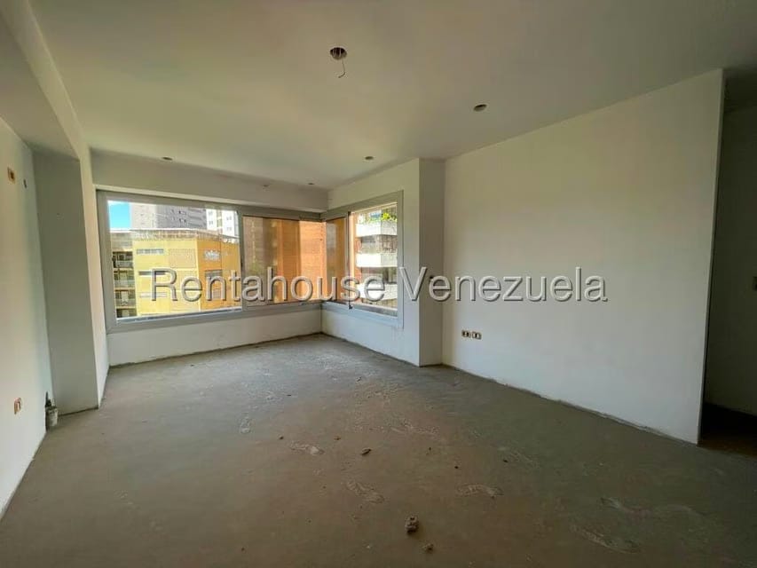 Apartamento (1 Nivel) en Venta en Los Dos Caminos, Distrito Metropolitano - 9
