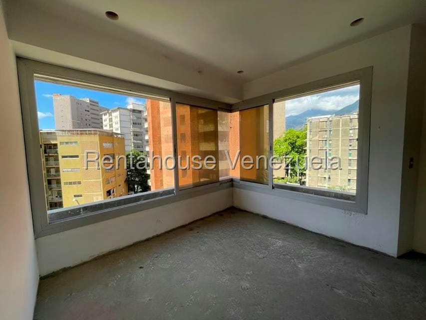 Apartamento (1 Nivel) en Venta en Los Dos Caminos, Distrito Metropolitano - 10