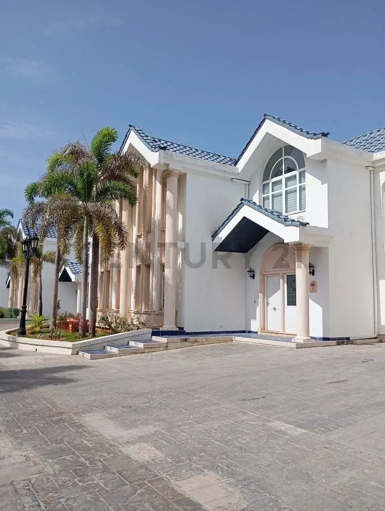 En venta Townhouse de Lujo en Conjunto cerrado - 35
