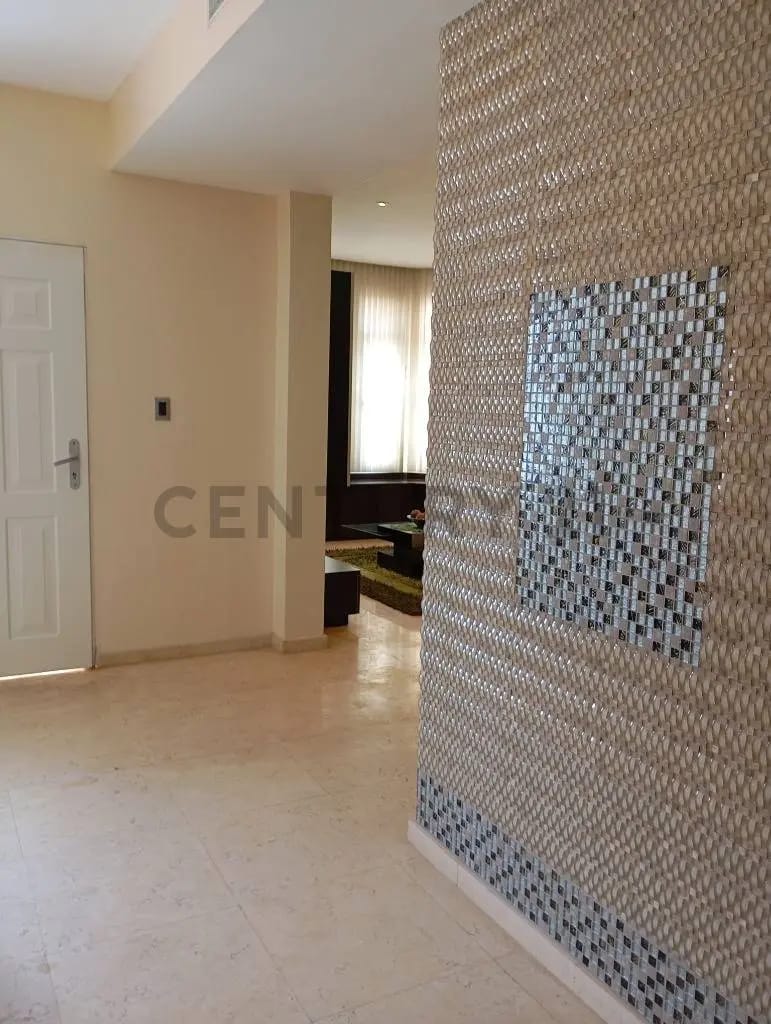 En venta Townhouse de Lujo en Conjunto cerrado - 10