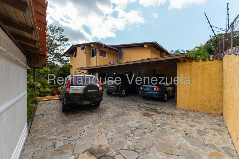 Casa (Multipes Niveles) en Venta en Los Geranios, Distrito Metropolitano - 2