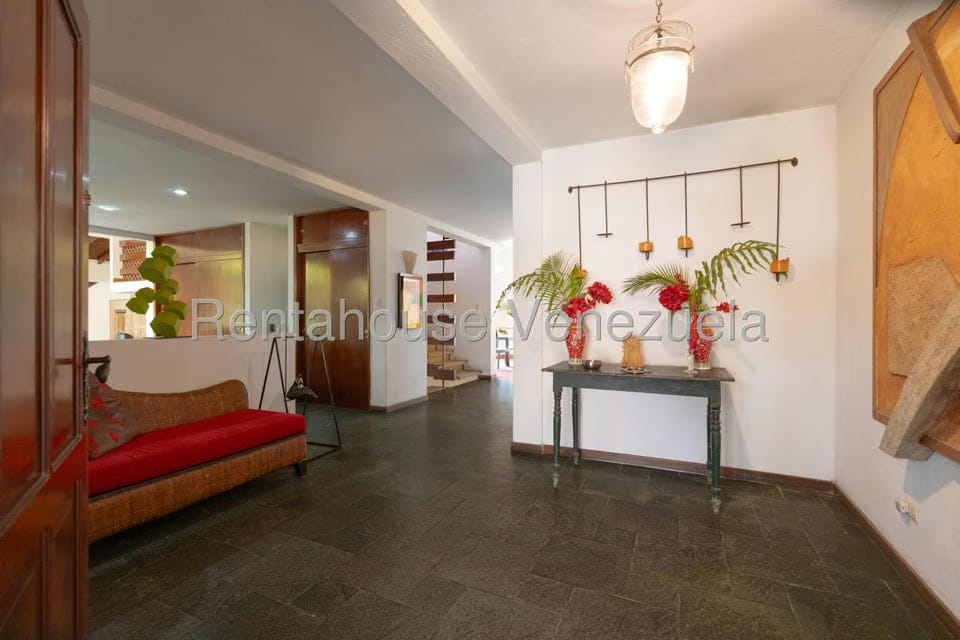 Casa (Multipes Niveles) en Venta en Los Geranios, Distrito Metropolitano - 3