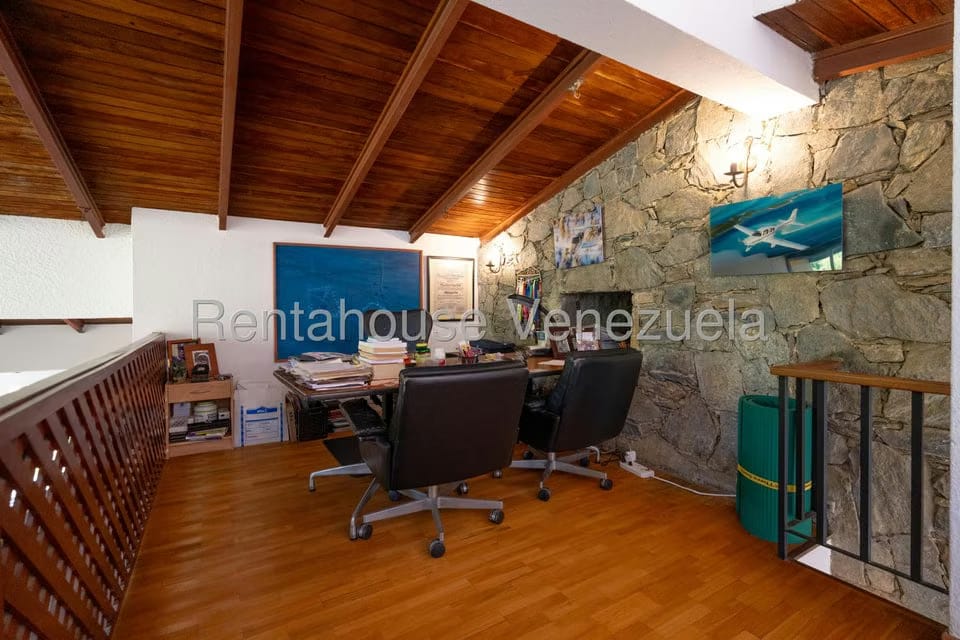 Casa (Multipes Niveles) en Venta en Los Geranios, Distrito Metropolitano - 22