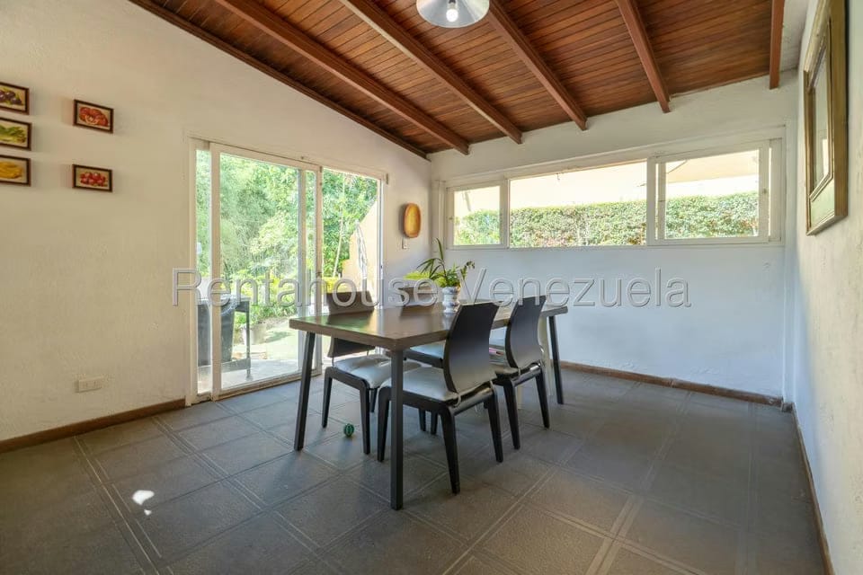 Casa (Multipes Niveles) en Venta en Los Geranios, Distrito Metropolitano - 28