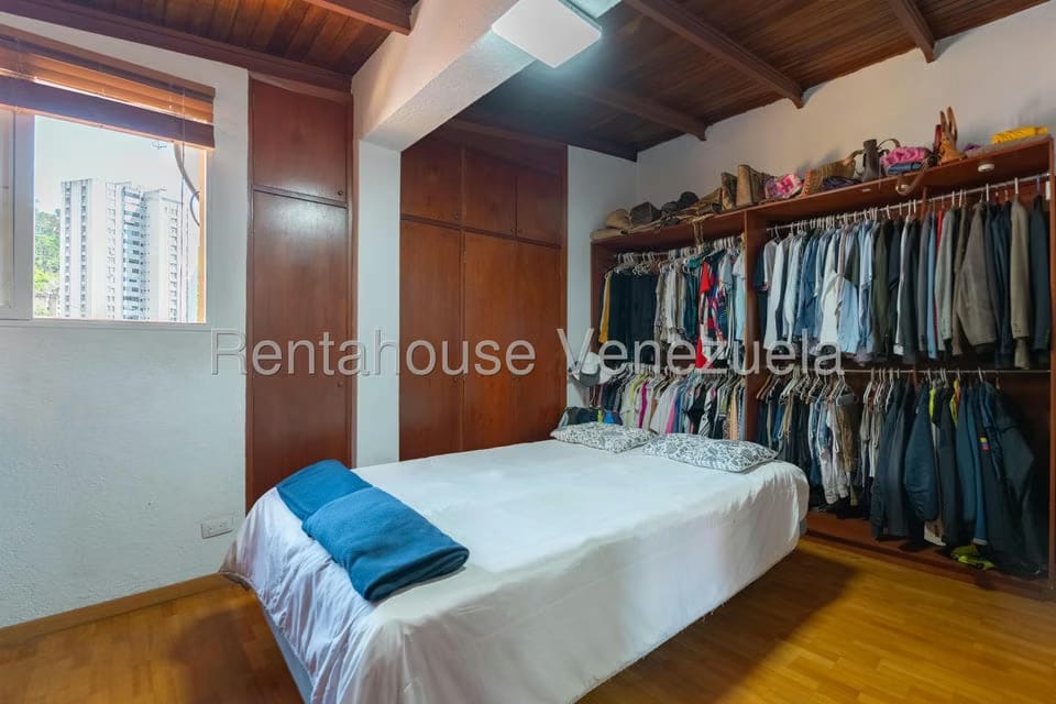Casa (Multipes Niveles) en Venta en Los Geranios, Distrito Metropolitano - 34