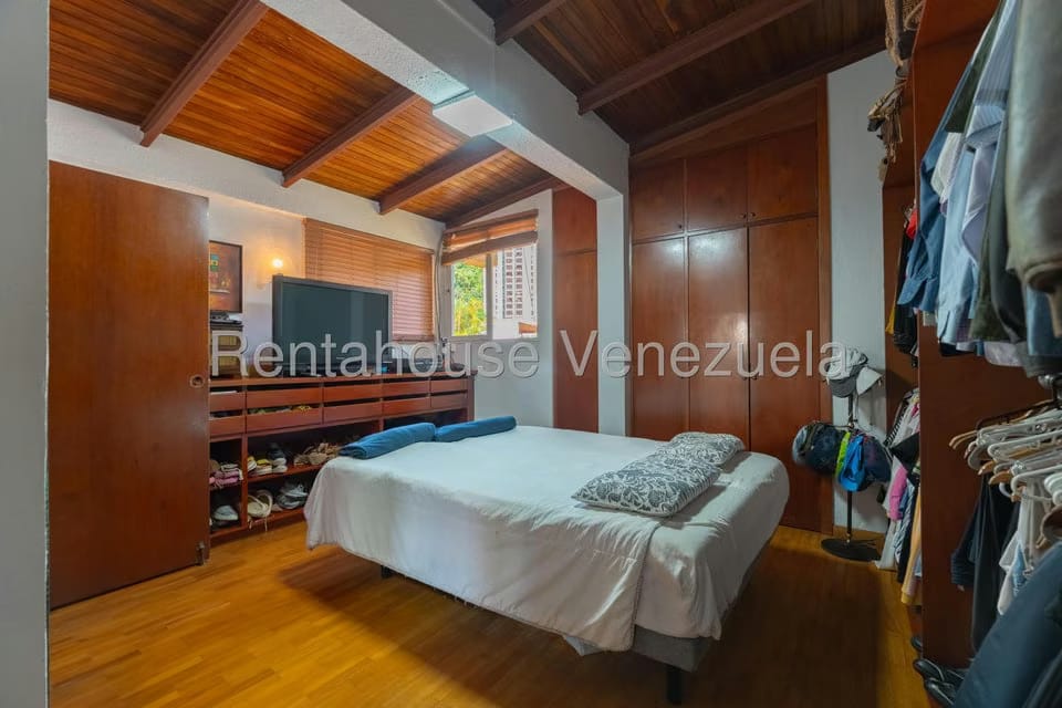 Casa (Multipes Niveles) en Venta en Los Geranios, Distrito Metropolitano - 35
