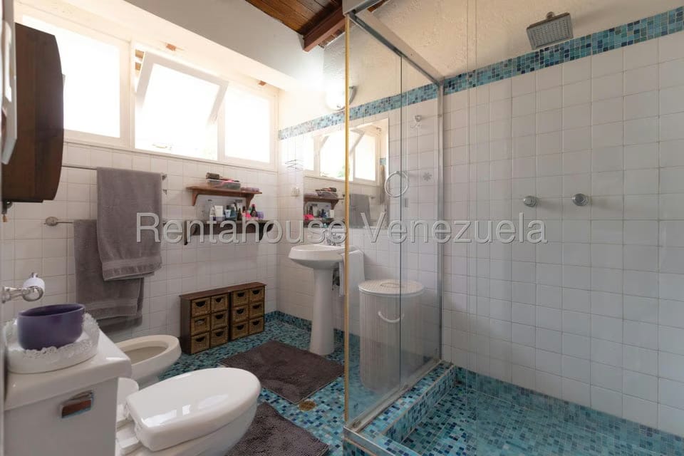 Casa (Multipes Niveles) en Venta en Los Geranios, Distrito Metropolitano - 40