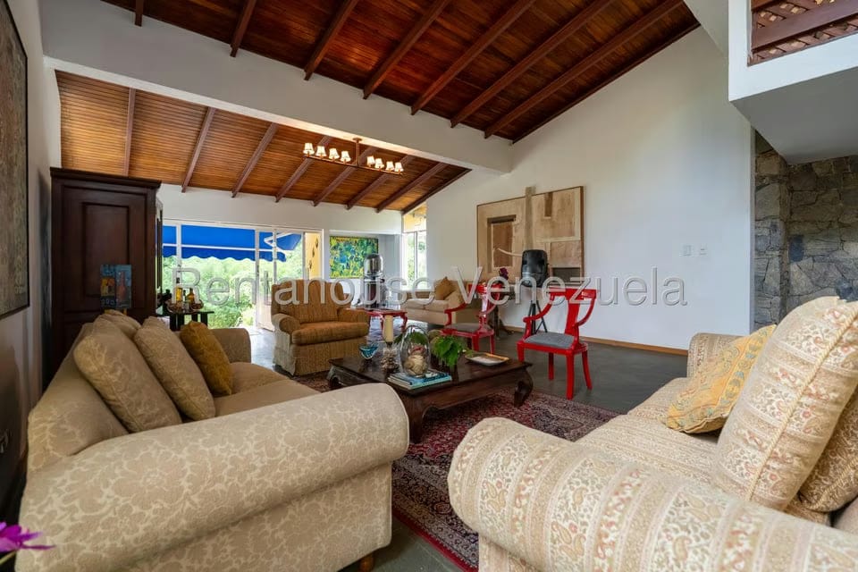 Casa (Multipes Niveles) en Venta en Los Geranios, Distrito Metropolitano - 5