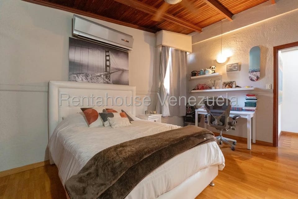 Casa (Multipes Niveles) en Venta en Los Geranios, Distrito Metropolitano - 42