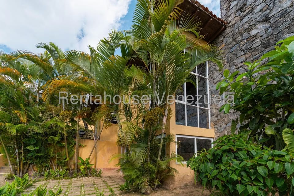 Casa (Multipes Niveles) en Venta en Los Geranios, Distrito Metropolitano - 44