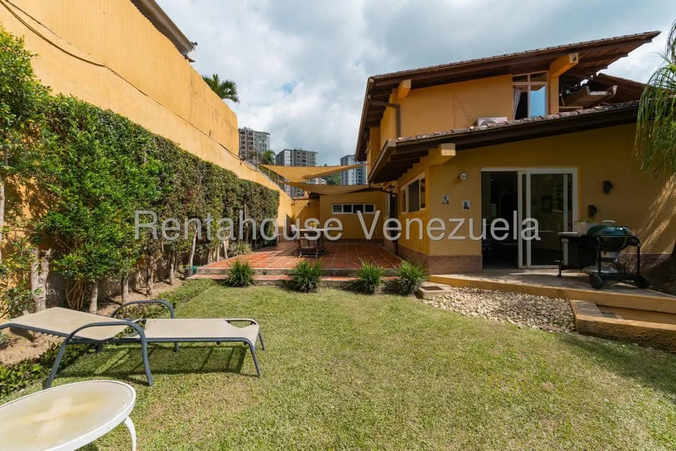 Casa (Multipes Niveles) en Venta en Los Geranios, Distrito Metropolitano - 56