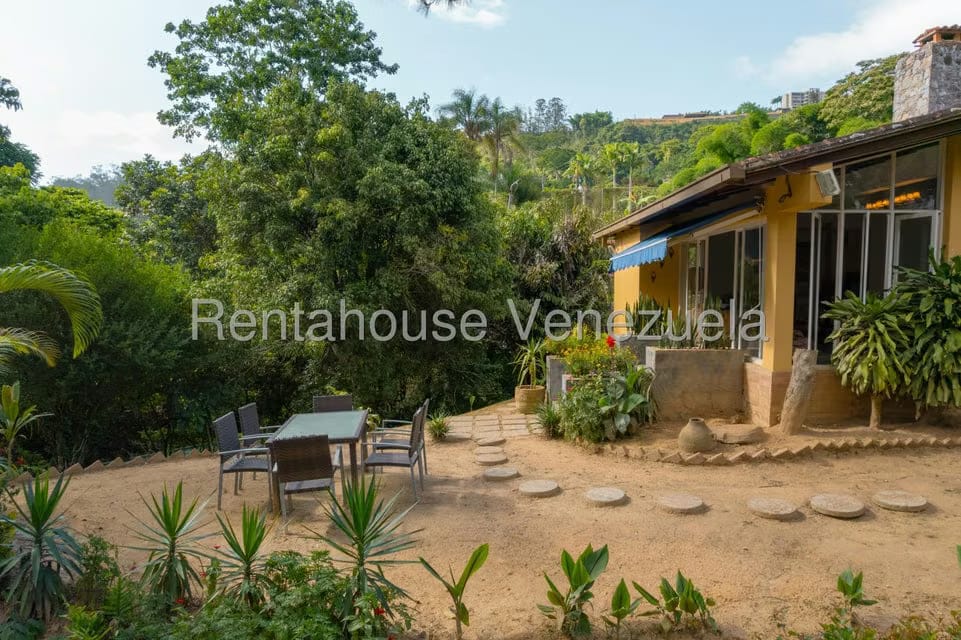 Casa (Multipes Niveles) en Venta en Los Geranios, Distrito Metropolitano - 62