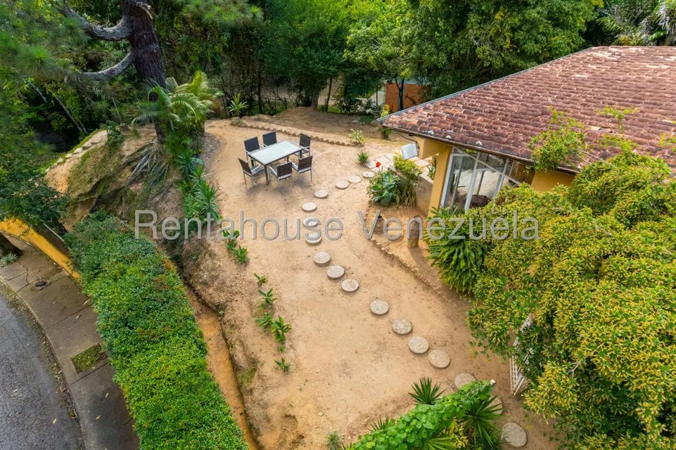 Casa (Multipes Niveles) en Venta en Los Geranios, Distrito Metropolitano - 64