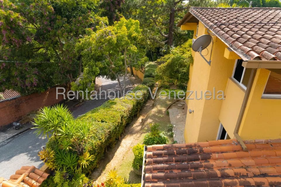 Casa (Multipes Niveles) en Venta en Los Geranios, Distrito Metropolitano - 68