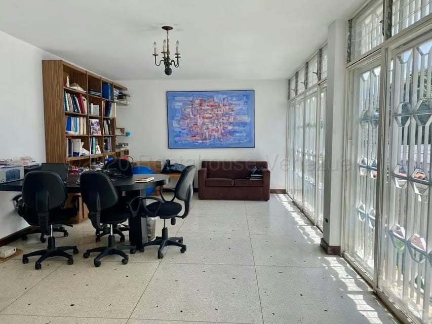 Casa (Multipes Niveles) en Venta en Prados del Este, Distrito Metropolitano - 13