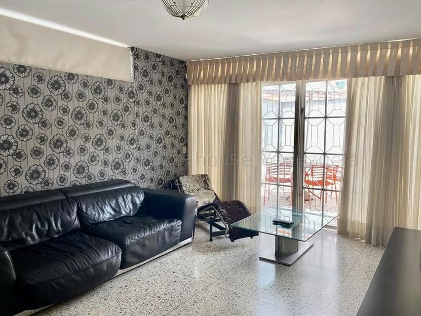 Casa (Multipes Niveles) en Venta en Prados del Este, Distrito Metropolitano - 14