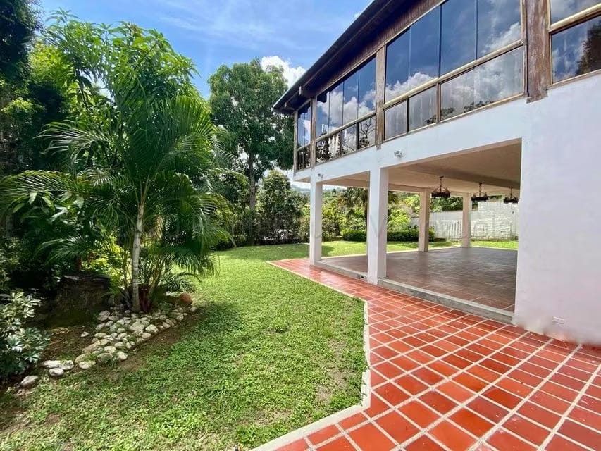 Casa (Multipes Niveles) en Venta en Prados del Este, Distrito Metropolitano - 6