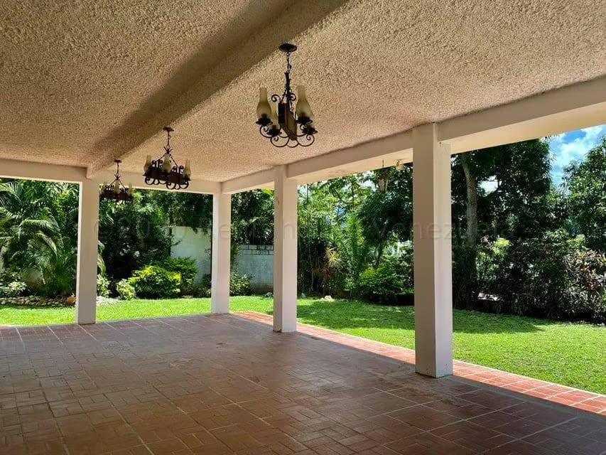 Casa (Multipes Niveles) en Venta en Prados del Este, Distrito Metropolitano - 7