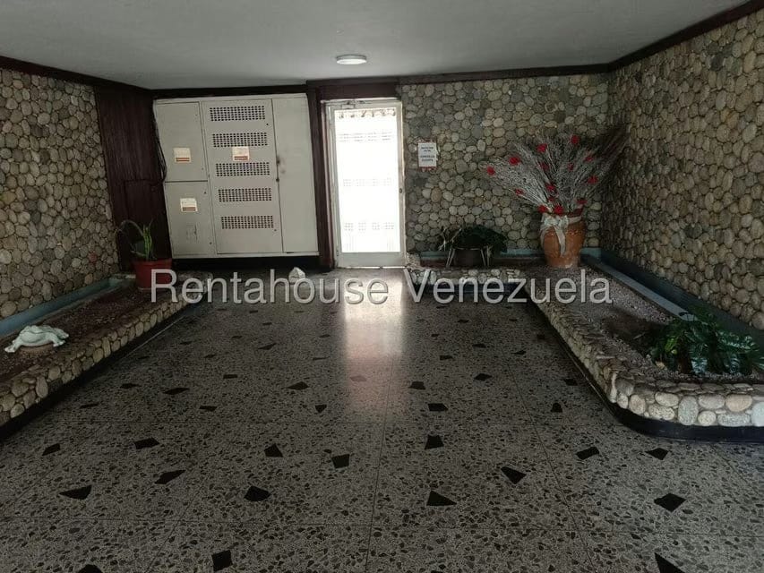 Apartamento (1 Nivel) en Alquiler en Prebo I, Carabobo - 2