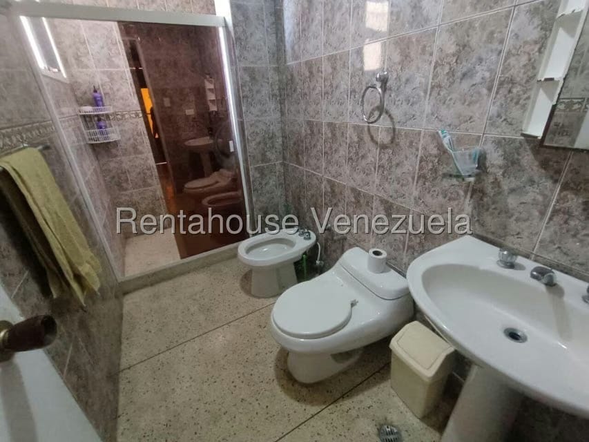 Apartamento (1 Nivel) en Alquiler en Prebo I, Carabobo - 18