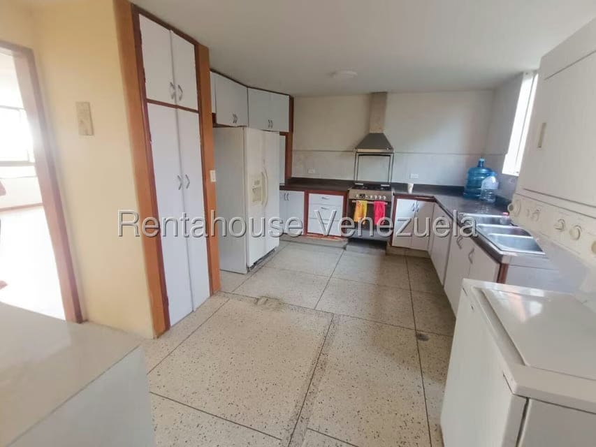 Apartamento (1 Nivel) en Alquiler en Prebo I, Carabobo - 9