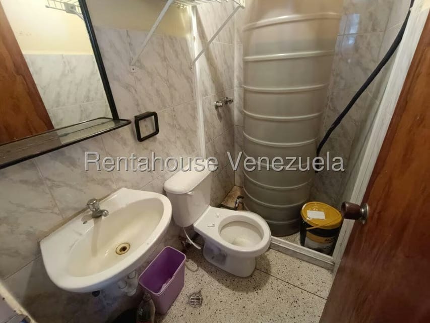 Apartamento (1 Nivel) en Alquiler en Prebo I, Carabobo - 10