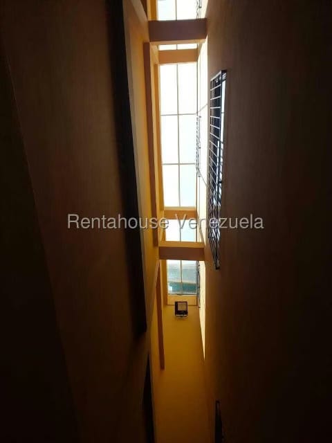 Apartamento (Multiples Niveles) en Venta en Catia, Distrito Metropolitano - 3