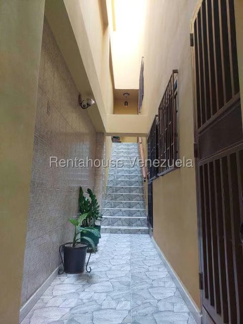 Apartamento (Multiples Niveles) en Venta en Catia, Distrito Metropolitano - 22