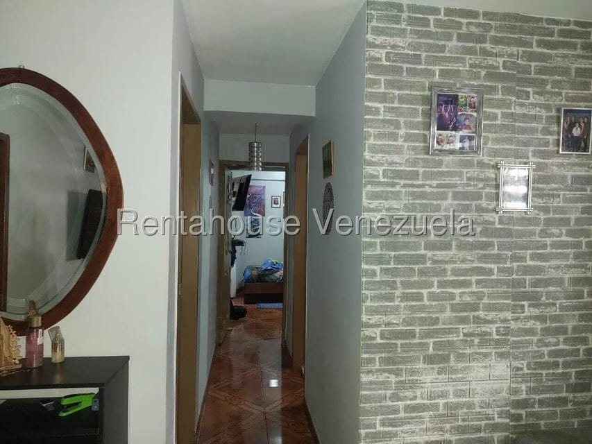 Apartamento (Multiples Niveles) en Venta en Catia, Distrito Metropolitano - 24