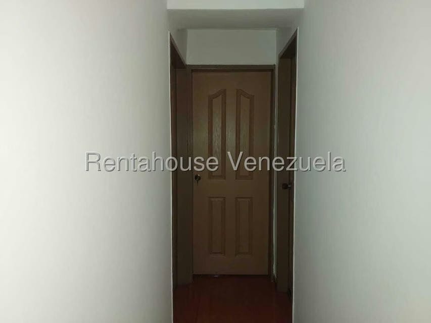 Apartamento (Multiples Niveles) en Venta en Catia, Distrito Metropolitano - 32