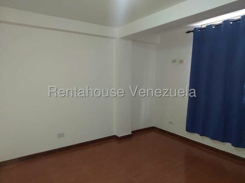 Apartamento (Multiples Niveles) en Venta en Catia, Distrito Metropolitano - 34