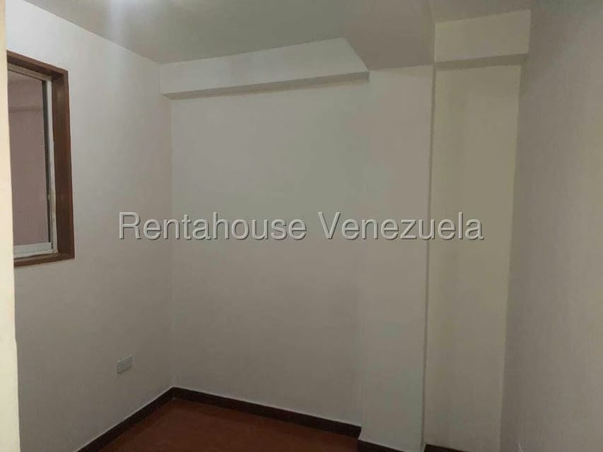 Apartamento (Multiples Niveles) en Venta en Catia, Distrito Metropolitano - 35