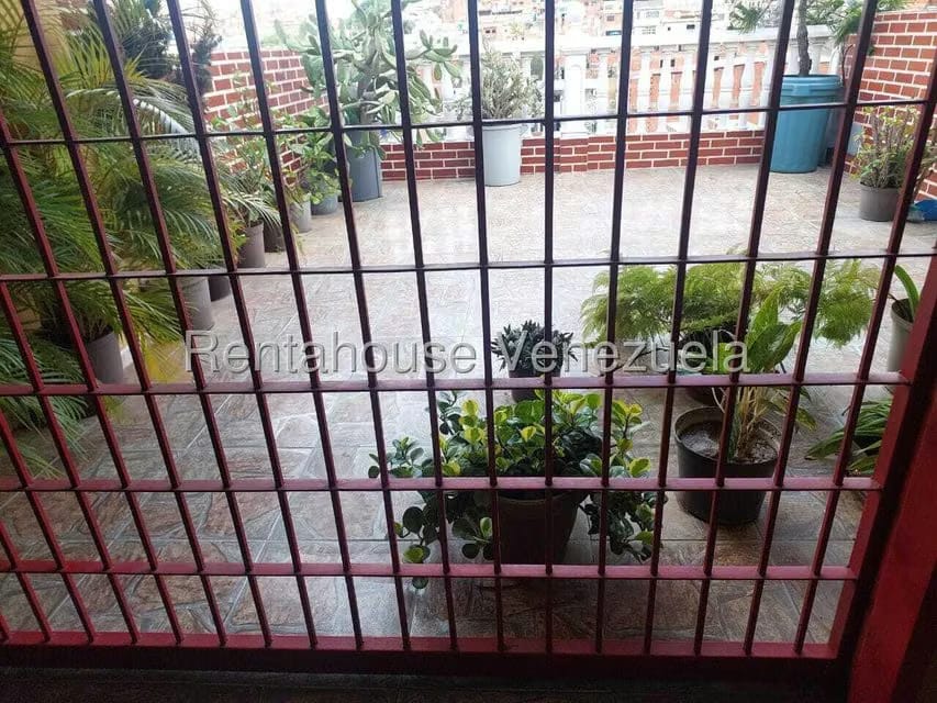 Apartamento (Multiples Niveles) en Venta en Catia, Distrito Metropolitano - 47