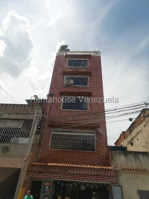Apartamento (Multiples Niveles) en Venta en Catia, Distrito Metropolitano - 54