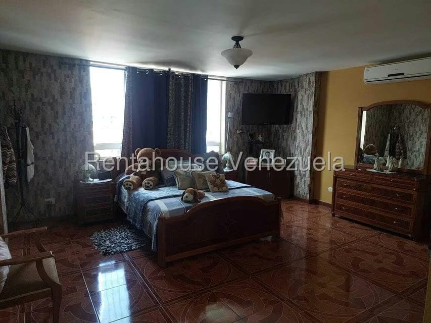 Apartamento (Multiples Niveles) en Venta en Catia, Distrito Metropolitano - 8
