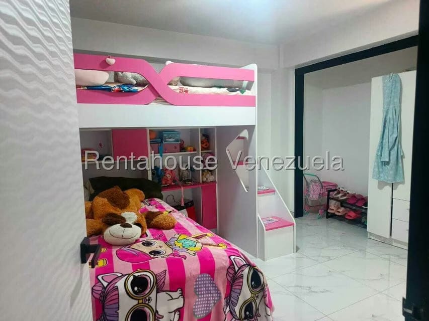Apartamento (1 Nivel) en Venta en Prados del Este, Distrito Metropolitano - 13