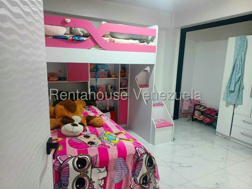 Apartamento (1 Nivel) en Venta en Prados del Este, Distrito Metropolitano - 15