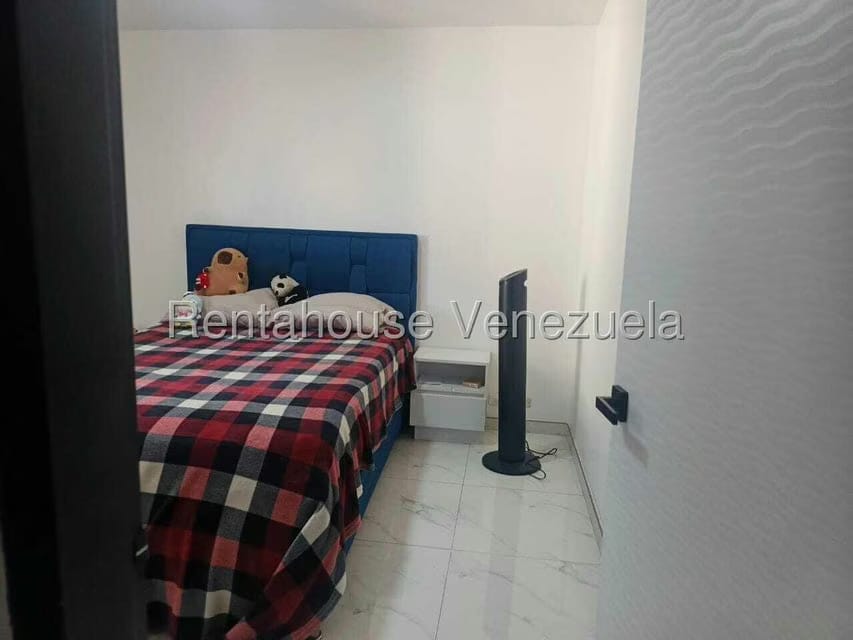 Apartamento (1 Nivel) en Venta en Prados del Este, Distrito Metropolitano - 16