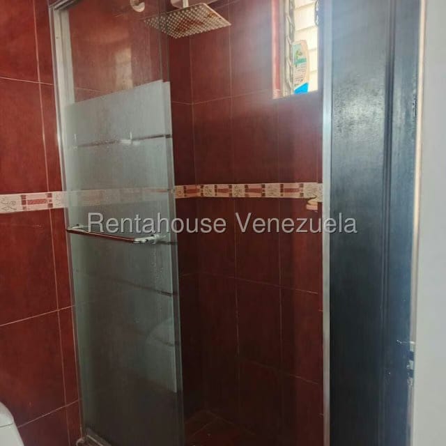 Apartamento (1 Nivel) en Venta en Prados del Este, Distrito Metropolitano - 17
