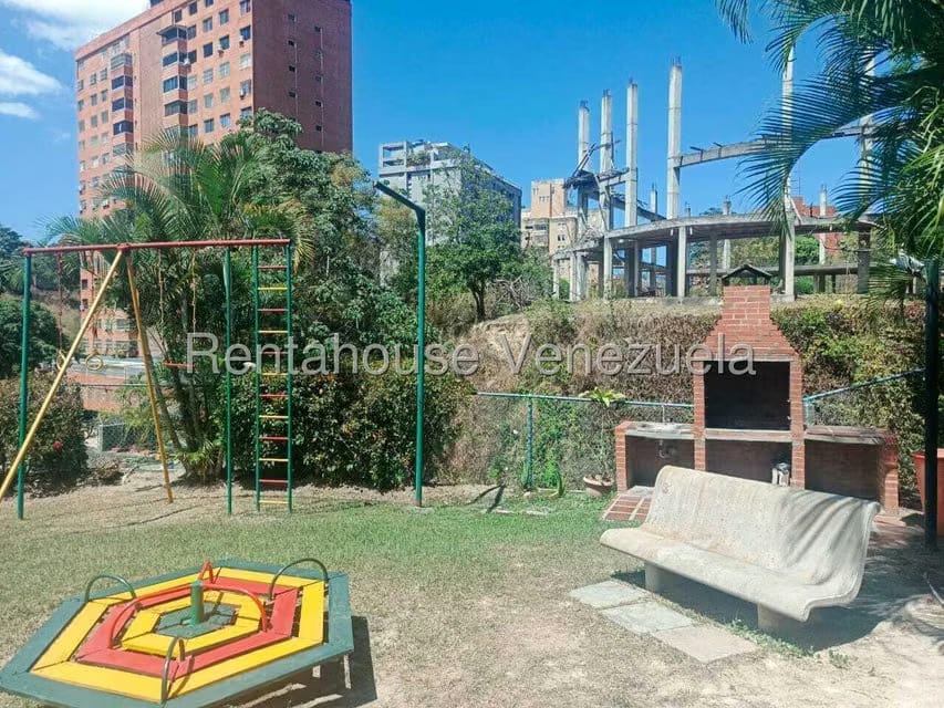 Apartamento (1 Nivel) en Venta en Prados del Este, Distrito Metropolitano - 24