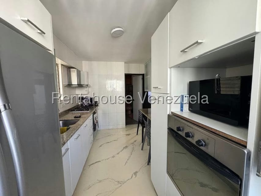 Apartamento (1 Nivel) en Venta en Prados del Este, Distrito Metropolitano - 4