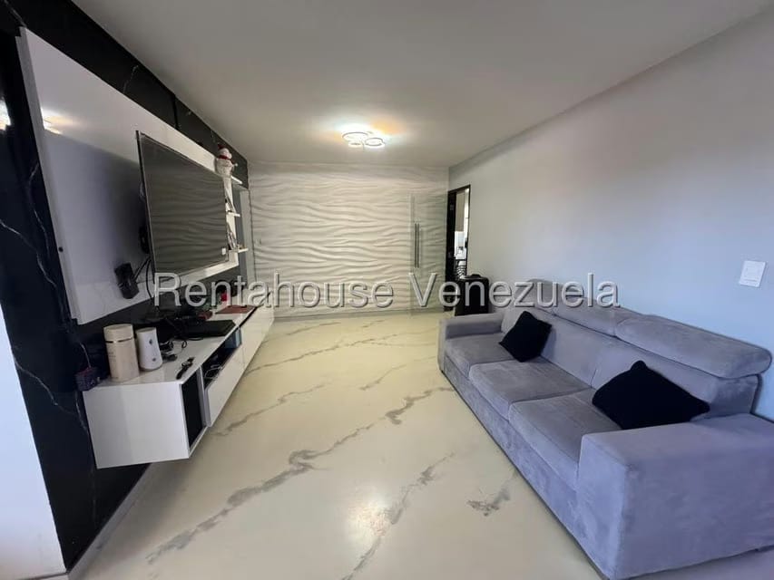 Apartamento (1 Nivel) en Venta en Prados del Este, Distrito Metropolitano - 6