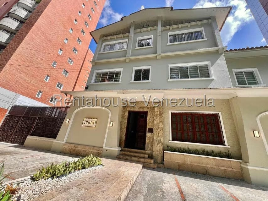 Apartamento (Multiples Niveles) en Venta en El Rosal, Distrito Metropolitano