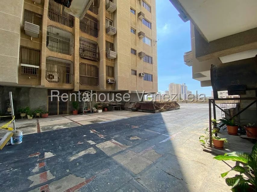 Apartamento (1 Nivel) en Alquiler en Santa Rita, Zulia - 11