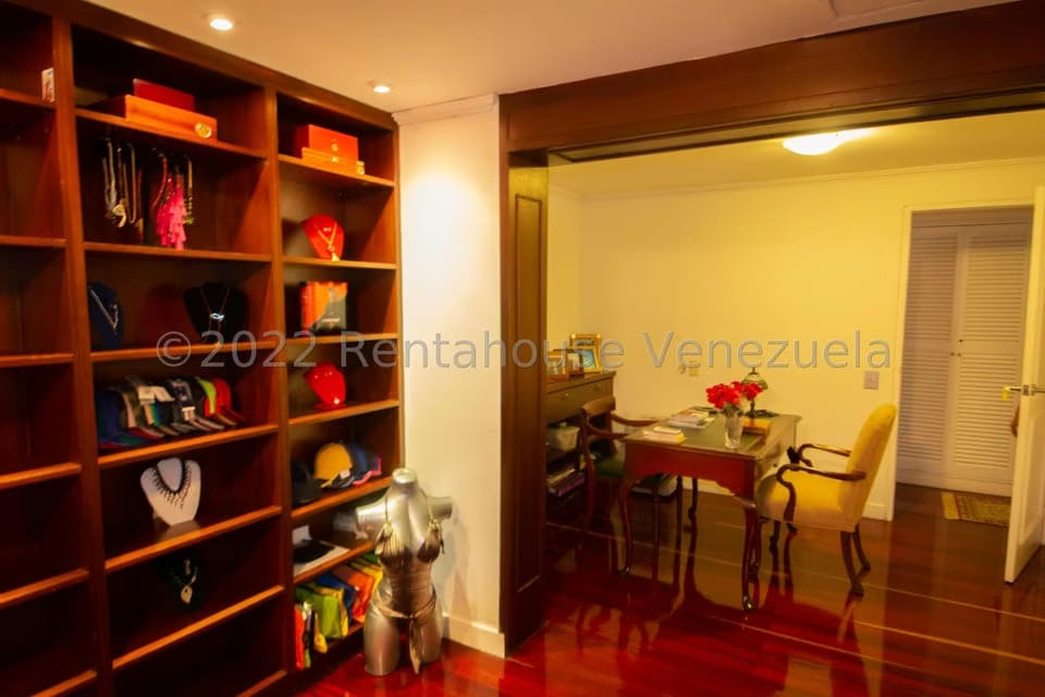 Casa (Multipes Niveles) en Venta en Alto Hatillo, Distrito Metropolitano - 30
