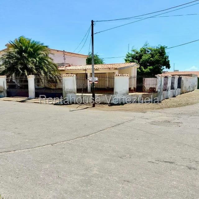 Casa (Duplex) en Venta en Santa Irene, Falcon - 34