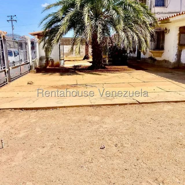Casa (Duplex) en Venta en Santa Irene, Falcon - 41