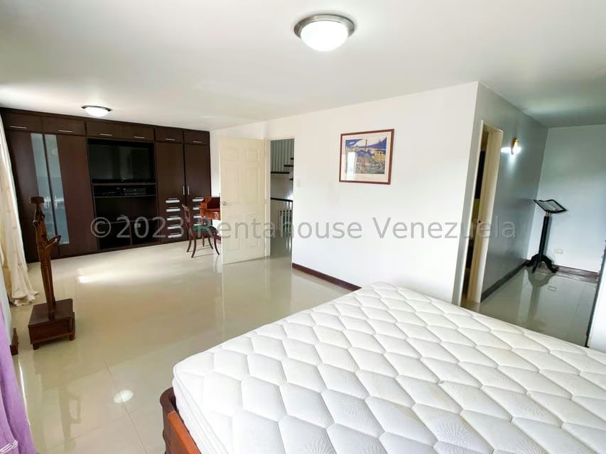 Casa (Multipes Niveles) en Alquiler en Macaracuay, Distrito Metropolitano - 22