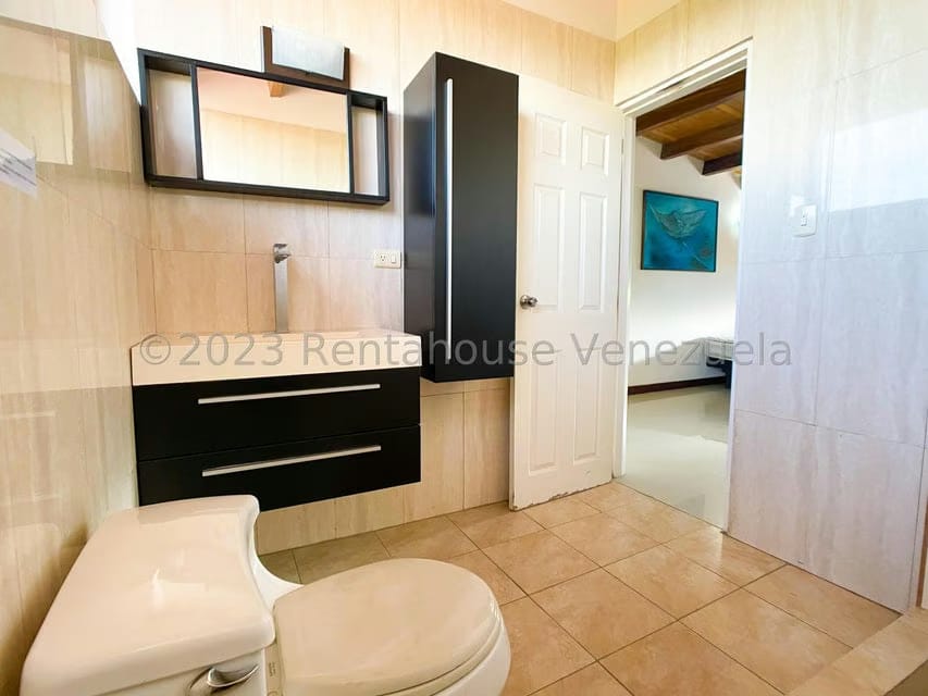 Casa (Multipes Niveles) en Alquiler en Macaracuay, Distrito Metropolitano - 31