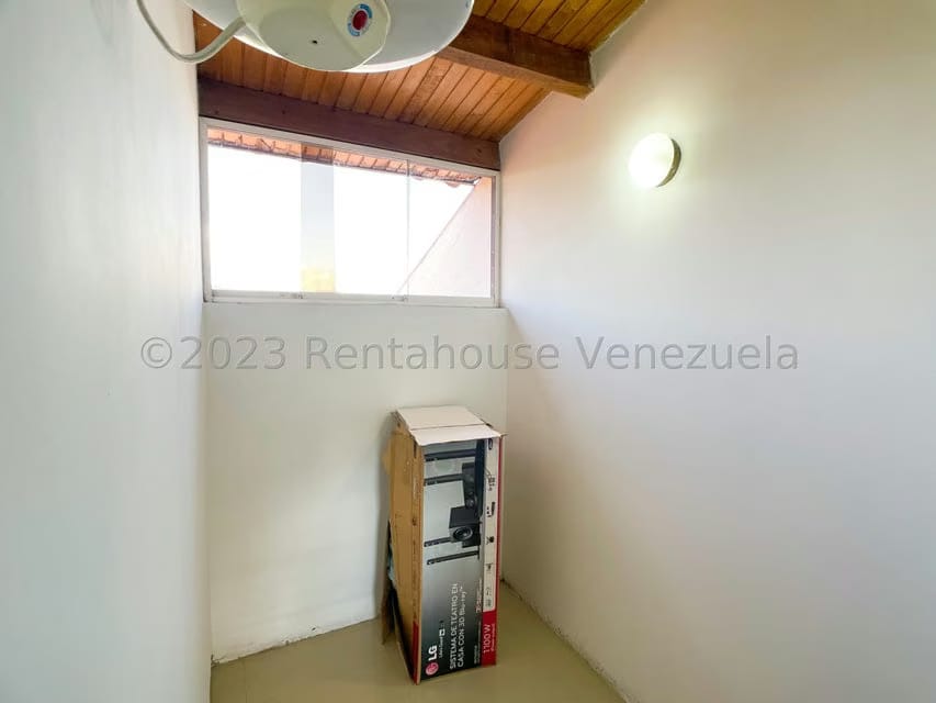 Casa (Multipes Niveles) en Alquiler en Macaracuay, Distrito Metropolitano - 42